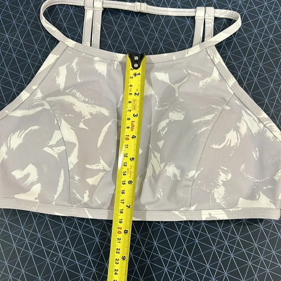 Lululemon See The Sea Swim Top in Mini Flower Pop White Silver Lilac - Picture 7 of 9